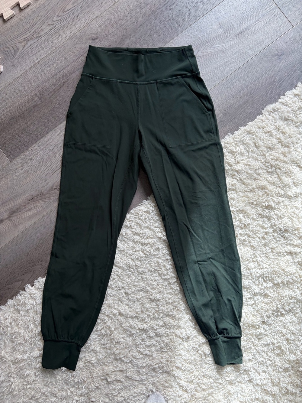 EUC Lululemon Dark Green Align Joggers